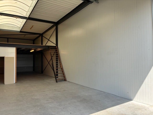 Bedrijfspand Middelburg Hertzweg 7e Arnestein 150m2 + 75m2 vr 337500 euro