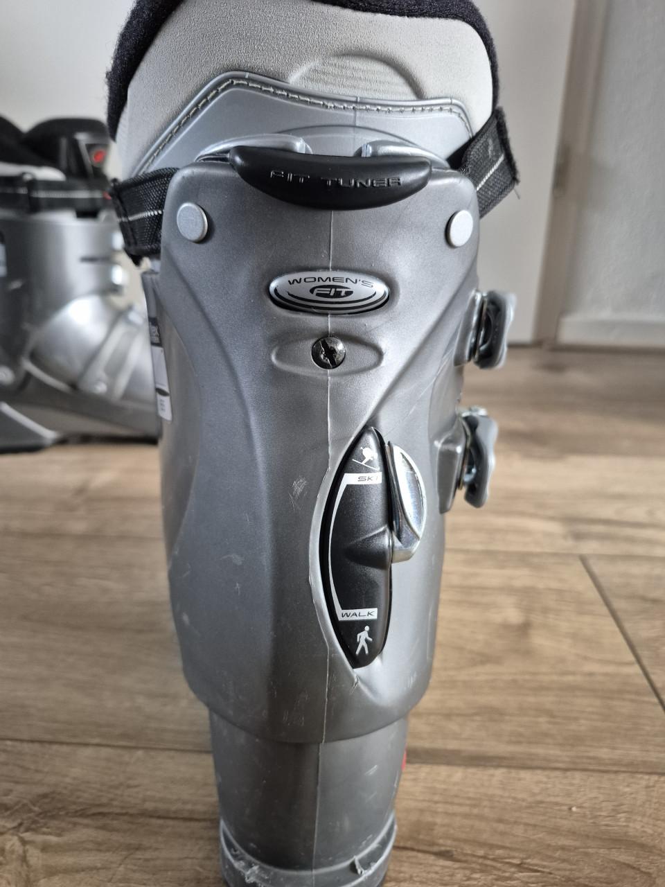 Nordica skischoenen dames maat 40,5/41,5 (260 265)