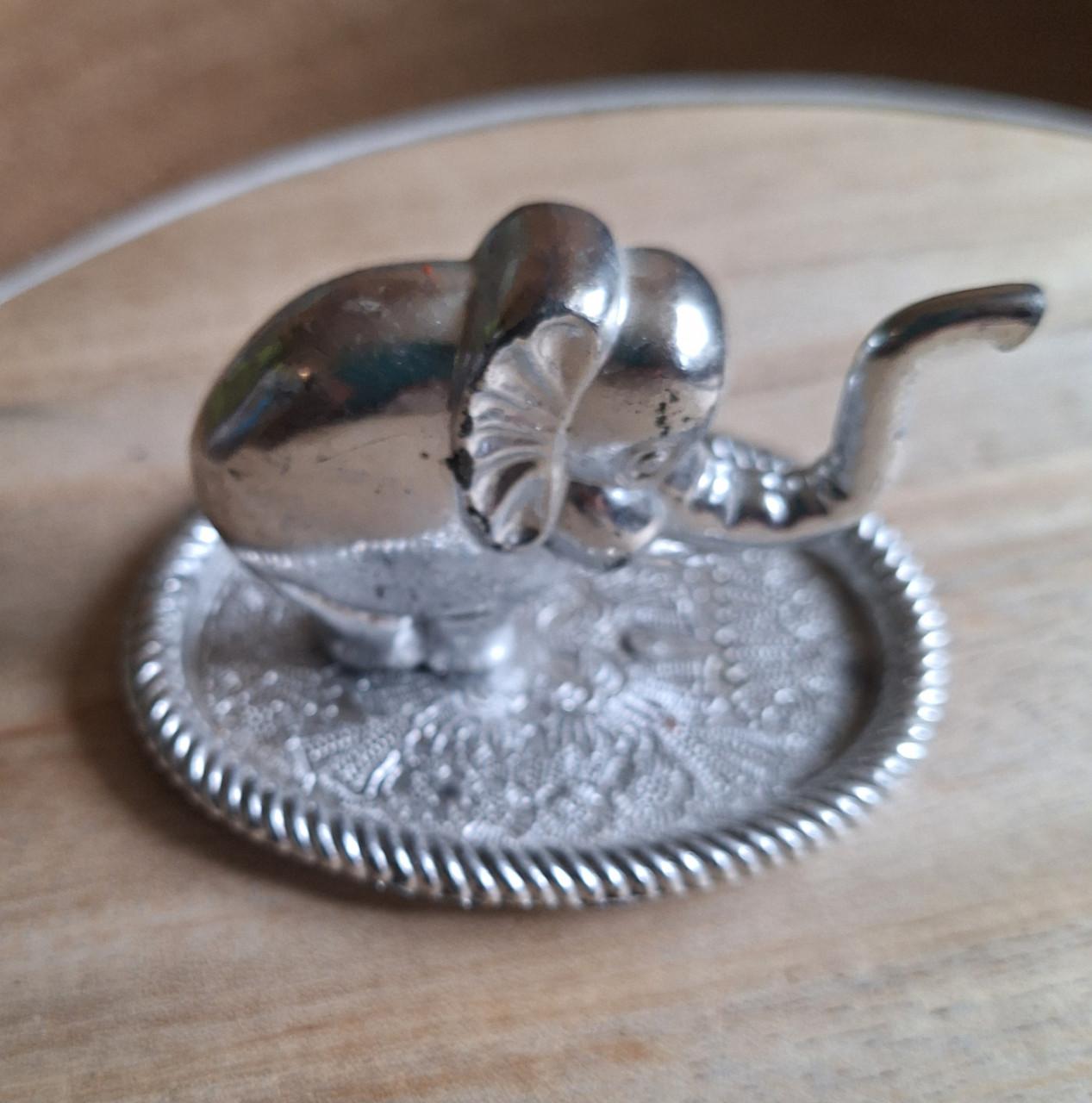 Schattig klein olifantje