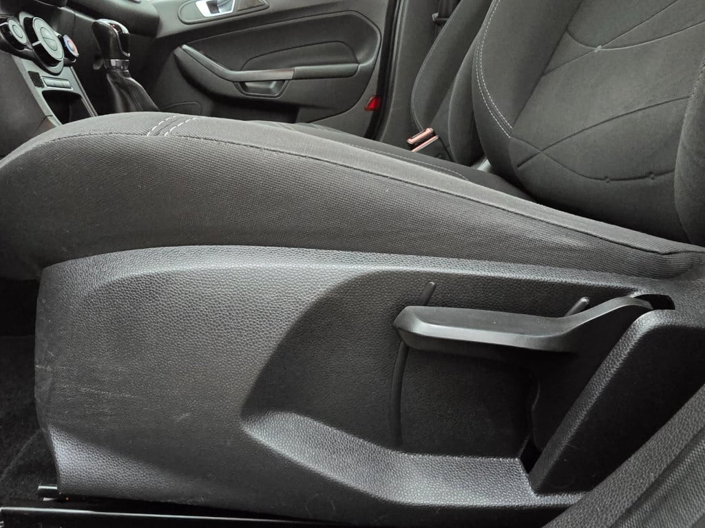Ford Fiesta occasion 1.0 style met airco en mooie antracietgrijze kleur | 5