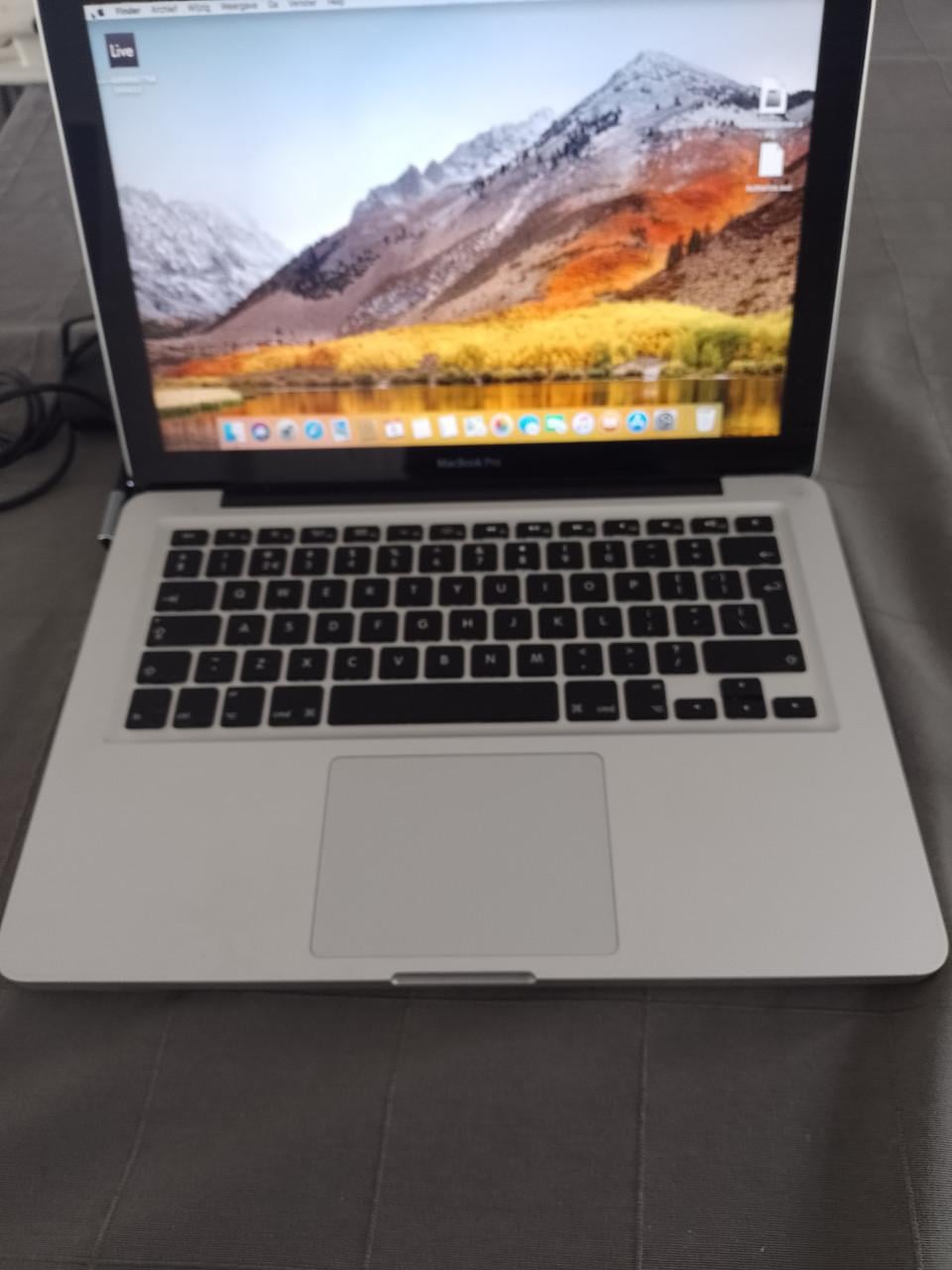 Macbook Pro-i7-SSD- met lader