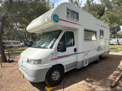Adria Adriatik 660DP - (Airco) Camper - 6 personen - 2003