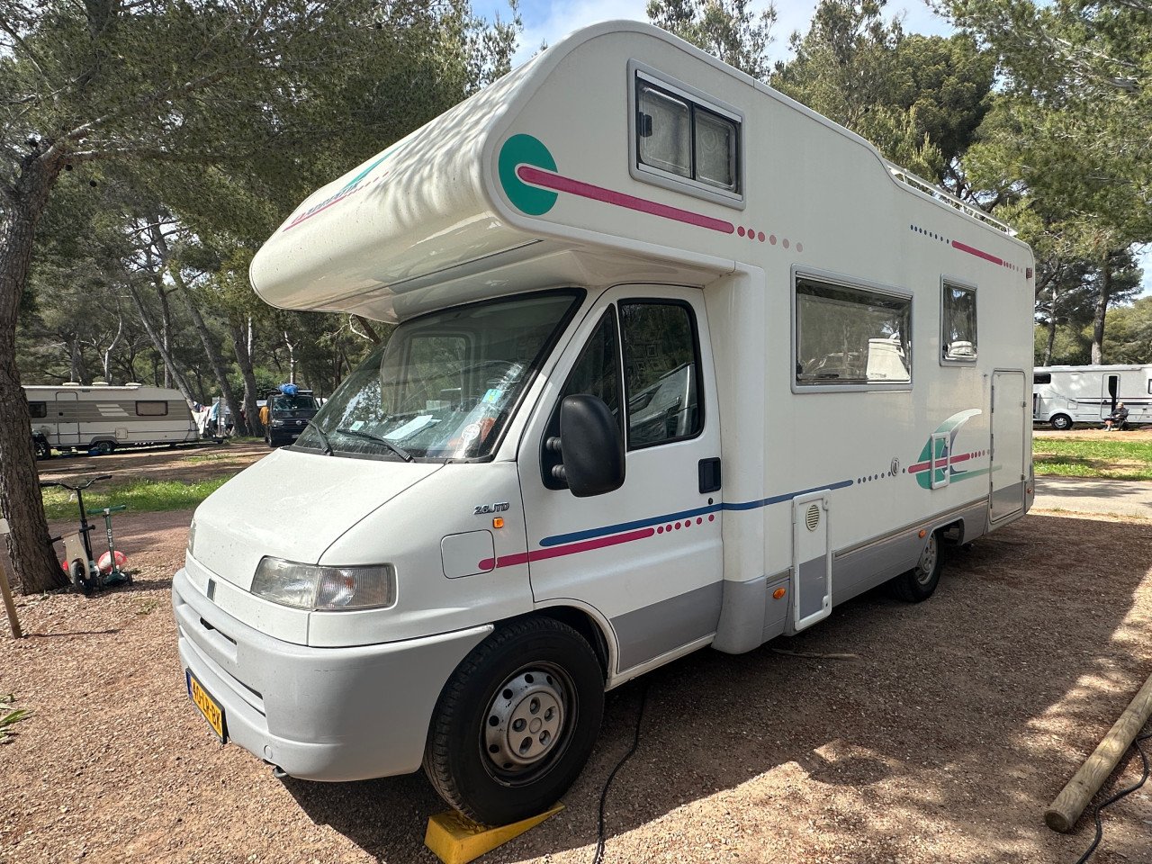 Adria Adriatik 660DP - (Airco) Camper - 6 personen - 2003