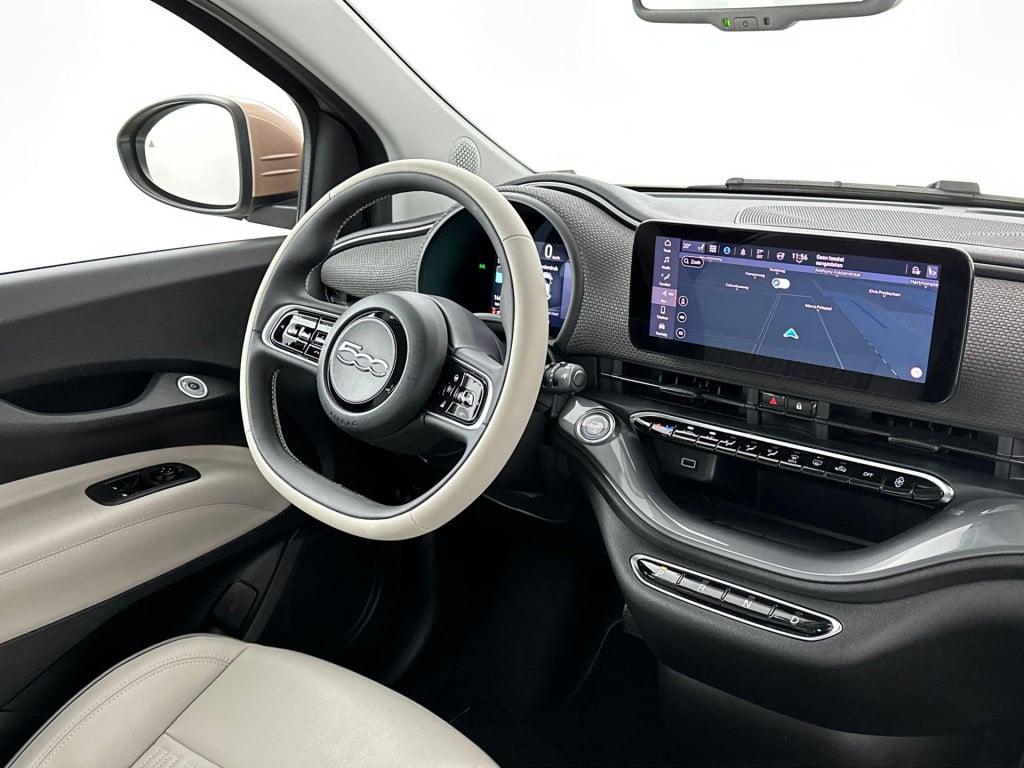 Fiat 500e 3+1 la prima 42 kwh