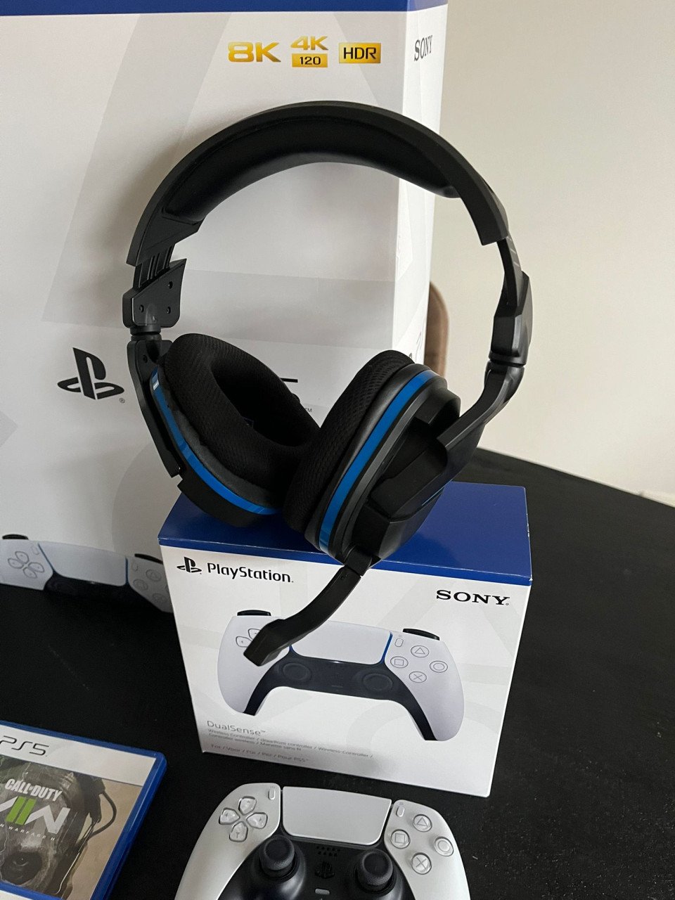 Playstation 5 (Disc Edition) + 2 controllers + draadl. heads