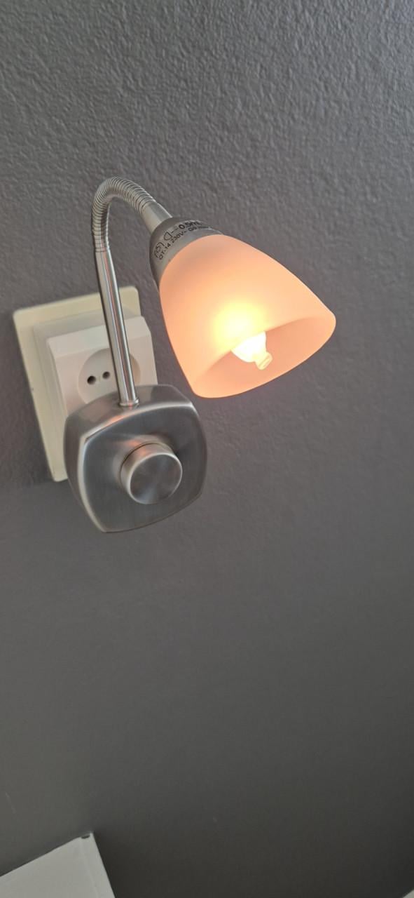Stopcontactlampje dimbaar