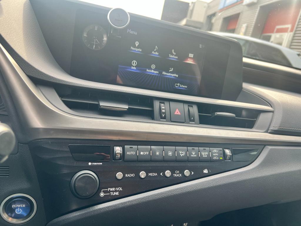 Lexus Es 300h luxury line , elektrisch panodak enz..