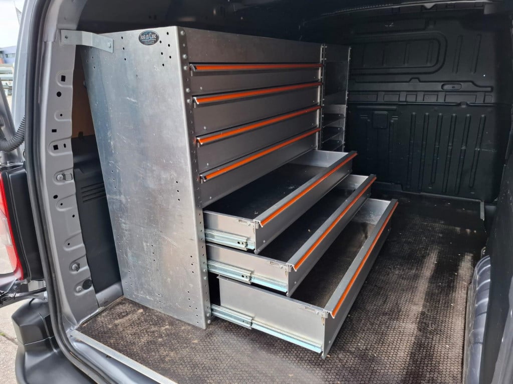 Opel Combo 1.5d l2h1 edition automaat / airco / cruise controle / trekhaak 