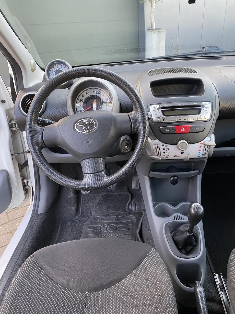 Toyota Aygo 1.0 12V Vvt-i 5DRS 2009 Wit | 140.326 KM NAP | NIEUWE APK!