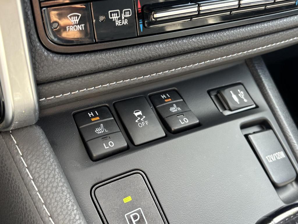 Toyota Auris 1.8 hybrid executive nl-auto!