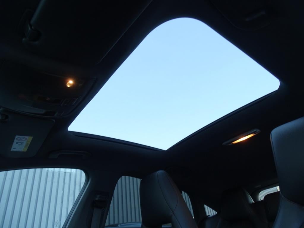 Mercedes-Benz Cla shooting brake 180 orangeart edition amg pakket