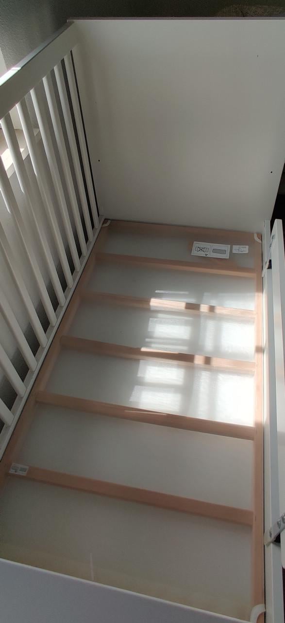 Baby ledikantje Ikea Stuva wit matras enz