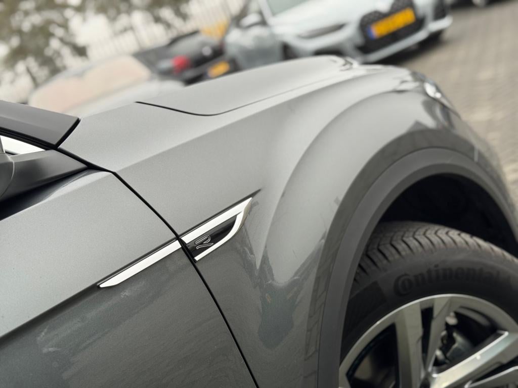 Volkswagen T-roc 1.5 tsi r-line edition * massage * carplay * trekhaak * ca