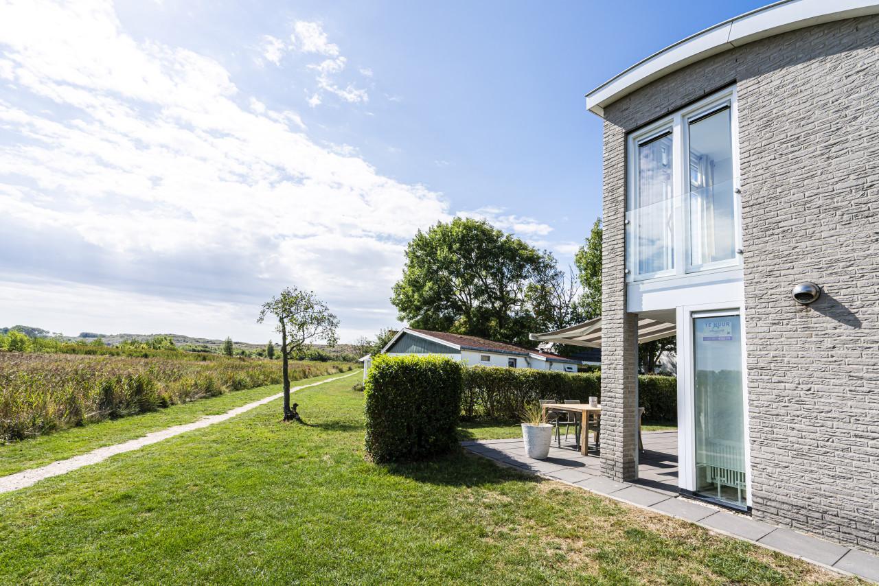 Kom je helpen onze vakantiehuizen en/of slaapstrandhuisjes schoon te maken?