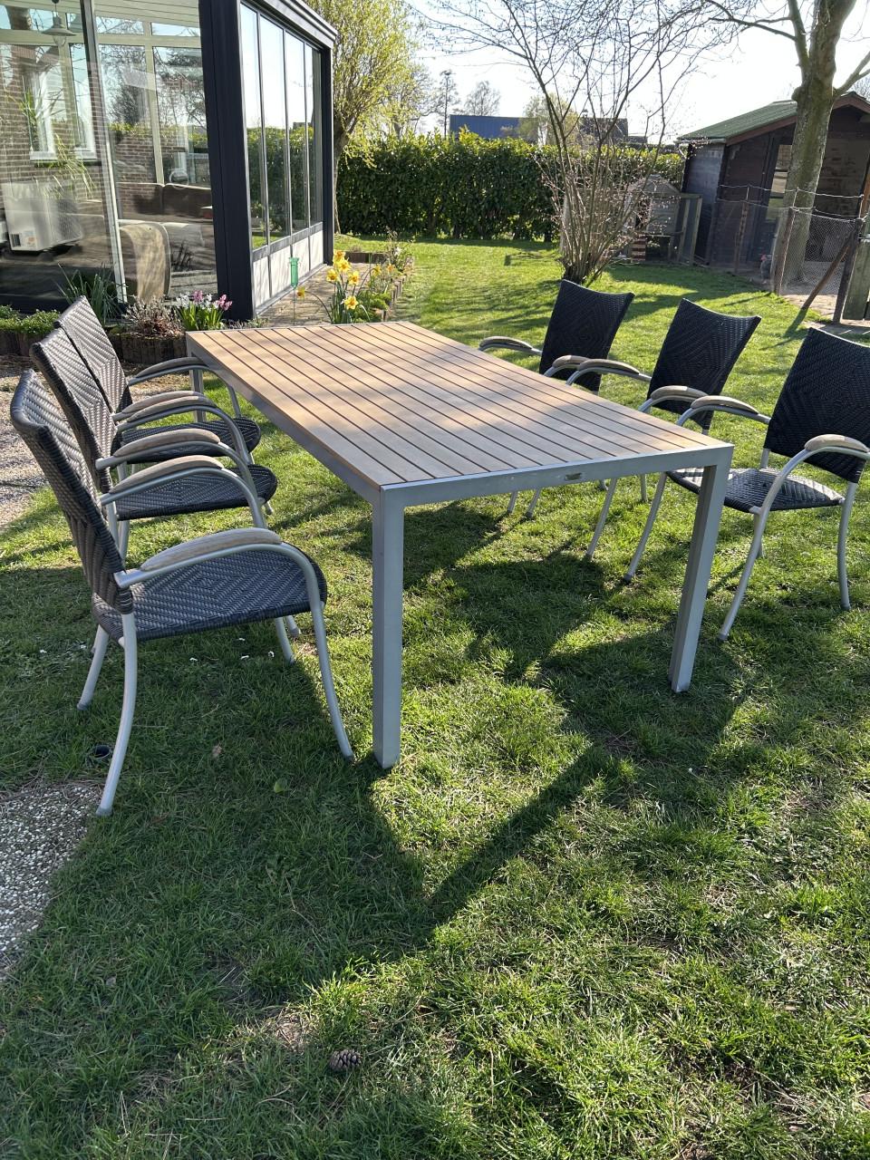 Tuinset incl 6 stoelen