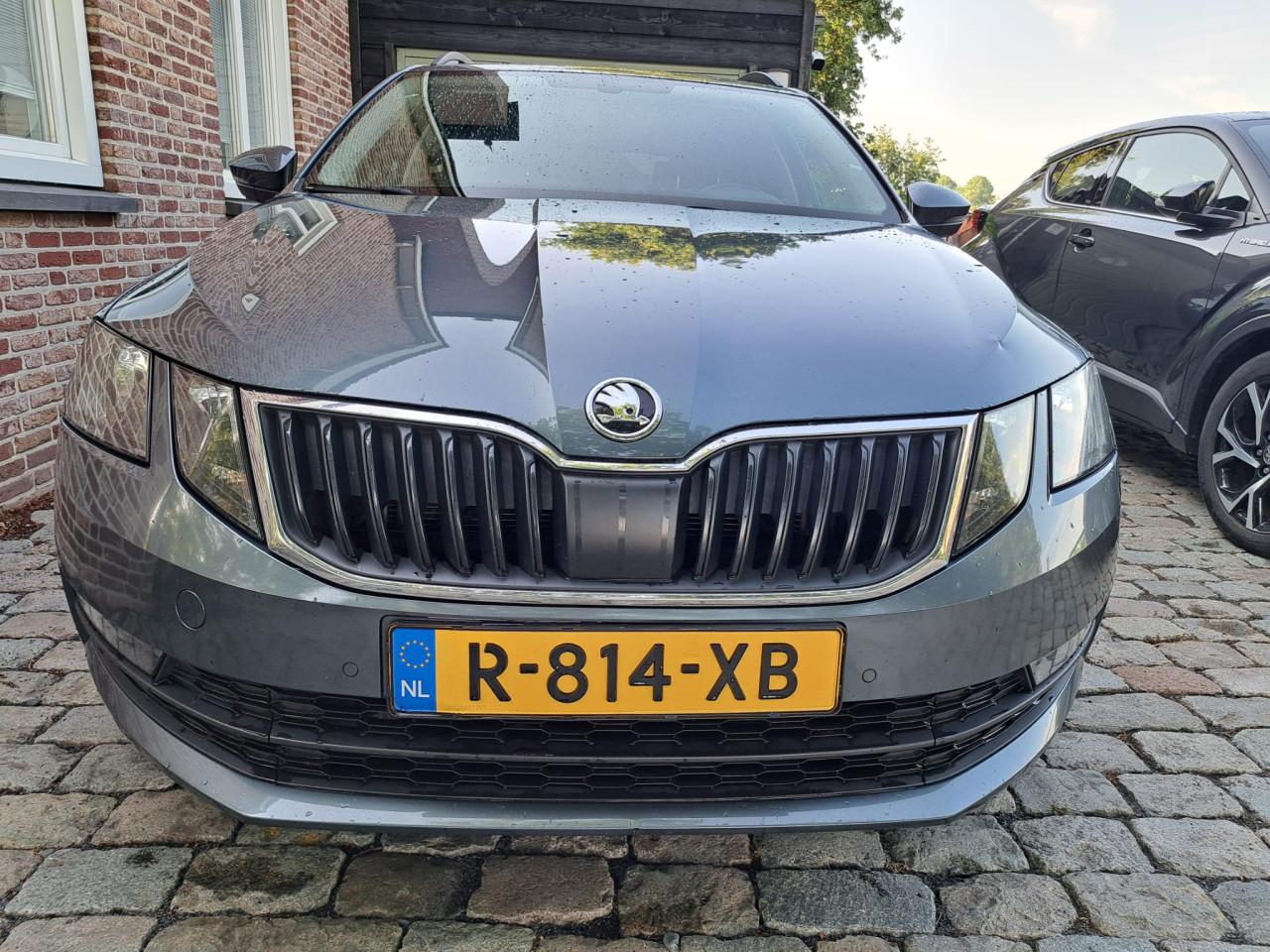 Auto skoda octavia 1.5tsi benzine 2020bj
