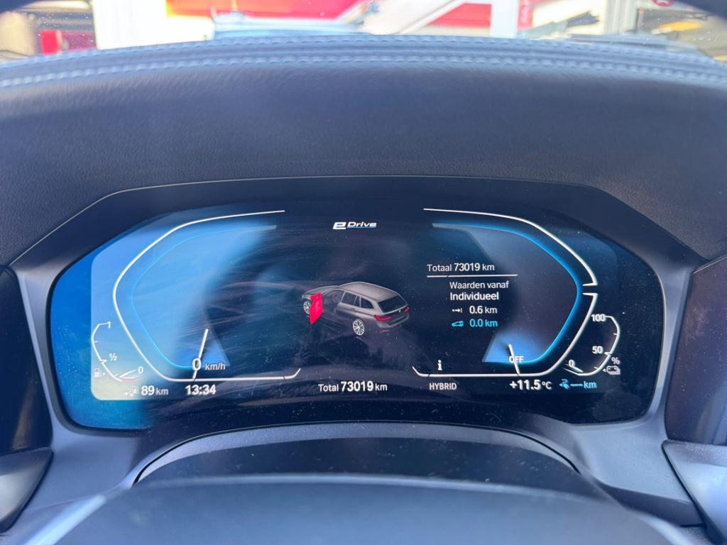 BMW 3-serie touring 330e high executive