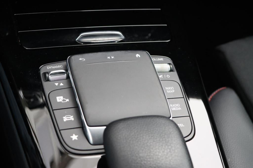 Mercedes-Benz Cla 200 amg line 163pk