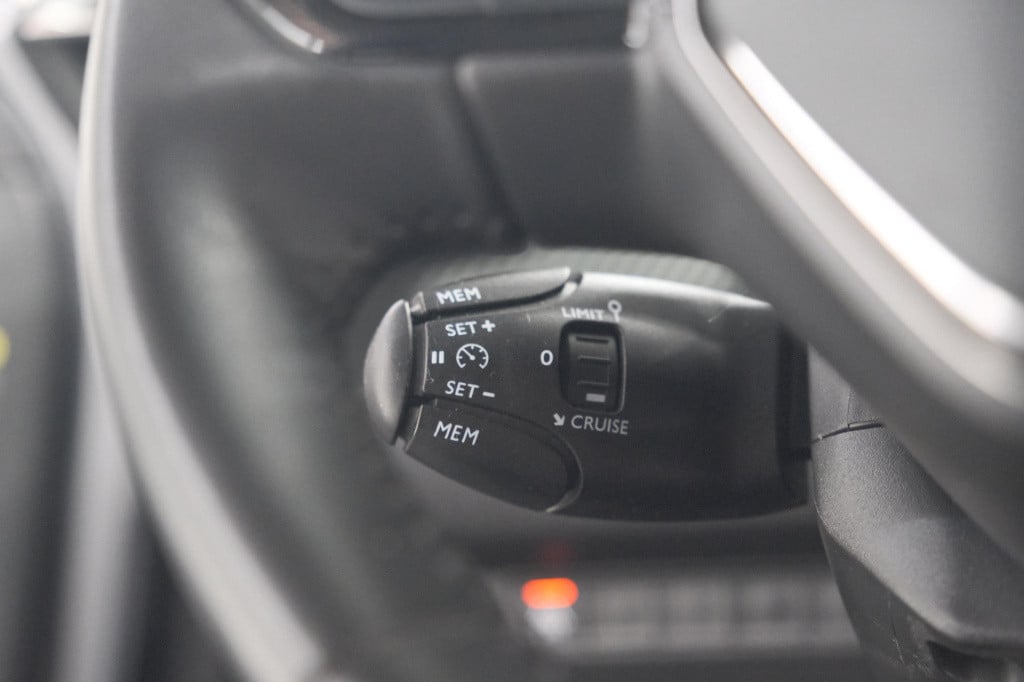 Peugeot E-2008 ev gt 50 kwh | 3 fase laadfunctie | camera | navigatie | par