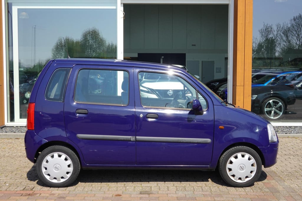 Opel Agila 1.2-16v comfort