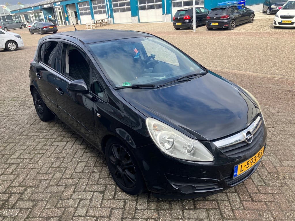 Opel Corsa 1.2-16v essentia