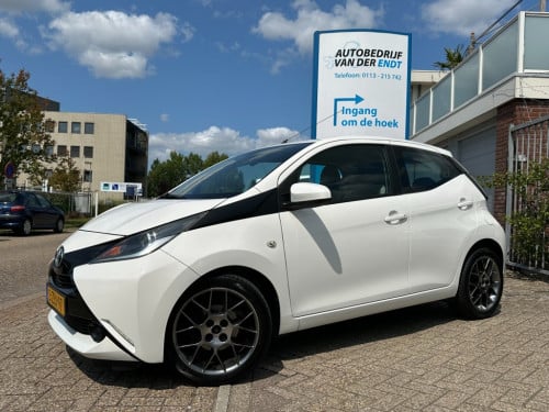Toyota Aygo 1.0 vvt-i x-play camera lm velgen 2e eigenaar