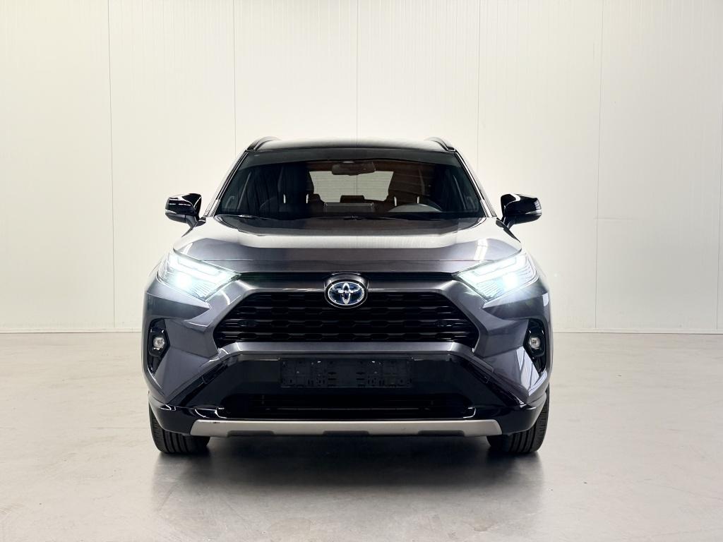 Toyota Rav4 2.5 hybrid awd bi-tone| jbl| achtr.camera| adapt.cruise