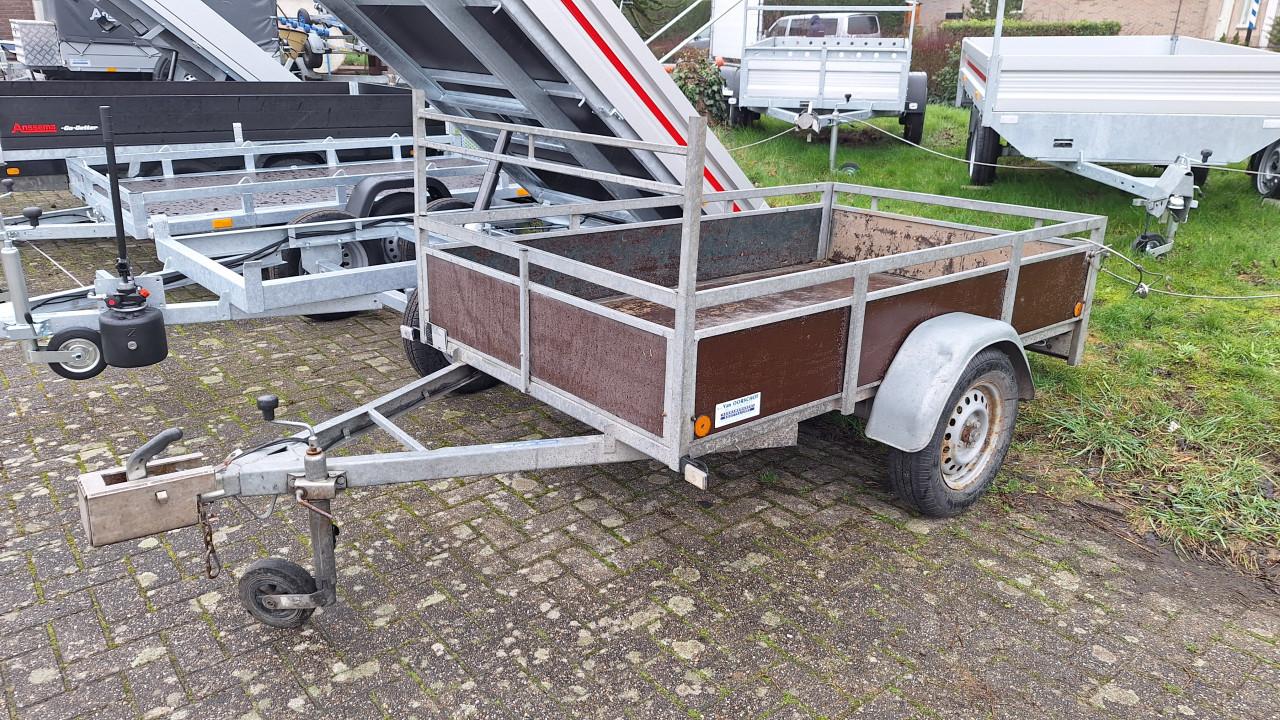 Verschillende 2e hands bakwagen.