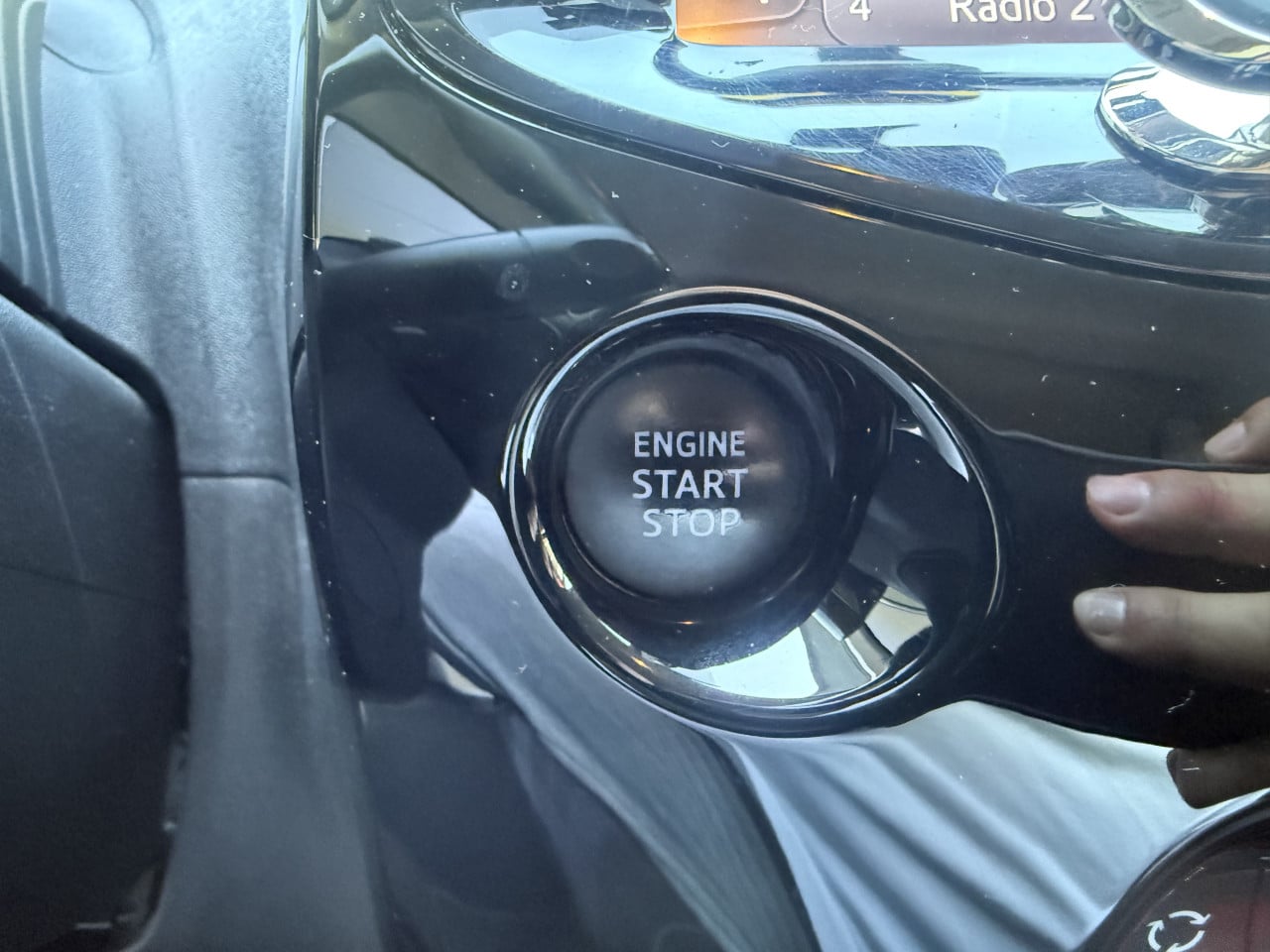 Peugeot 108 1.0 e- VTi Automaat/ Led/ Scherm/ Lane/ Airco/ Full option