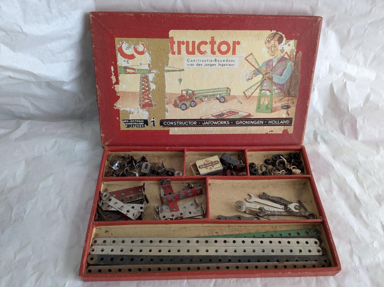 Metalen constructie dozen