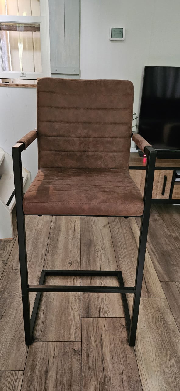 Bartafel met 4 stoelen