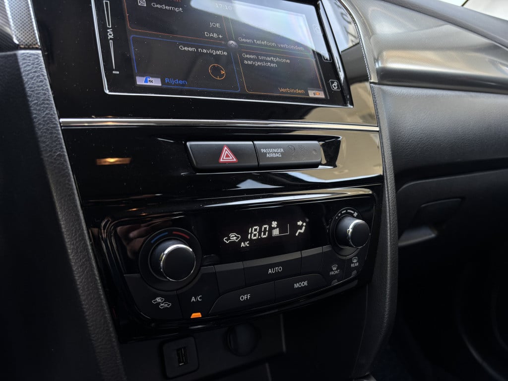 Suzuki Vitara 1.4 boosterjet style smart hybrid/trekhaak/all-seasonbanden