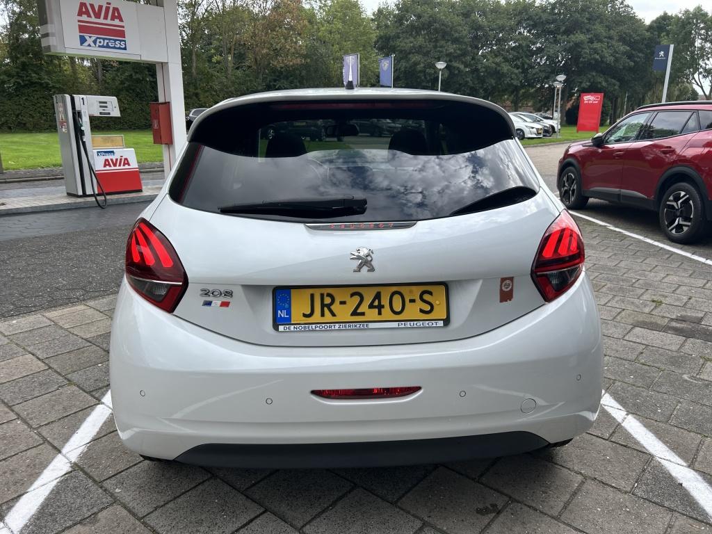 Peugeot 208 1.2 puretech 110pk 5d roland garros apple carplay | navigatie |