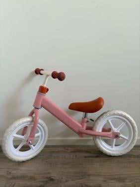 Roze loopfietsje