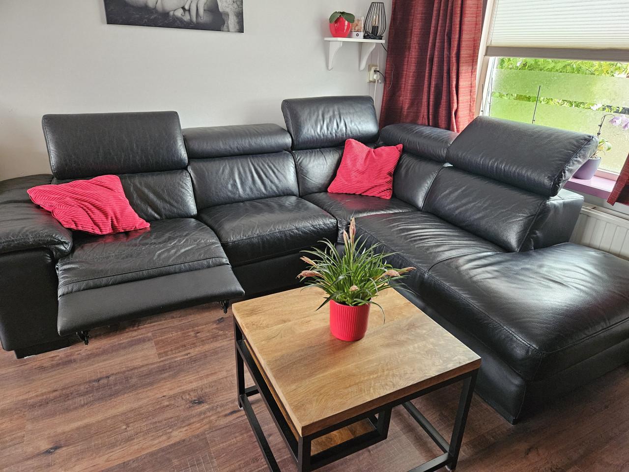 Luxe lederen hoekbank met elektrische zetel en HR koudschuim vulling