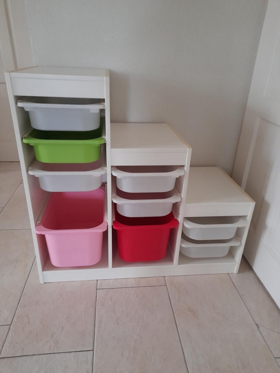 Trofast kast met bakken ( in goede staat )