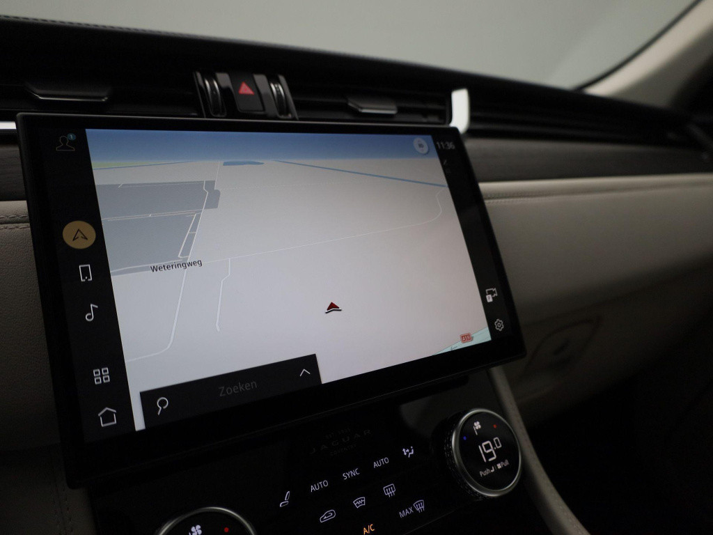 Jaguar F-pace 2.0 p400e phev r-dynamic s | automaat | navigatie | apple car