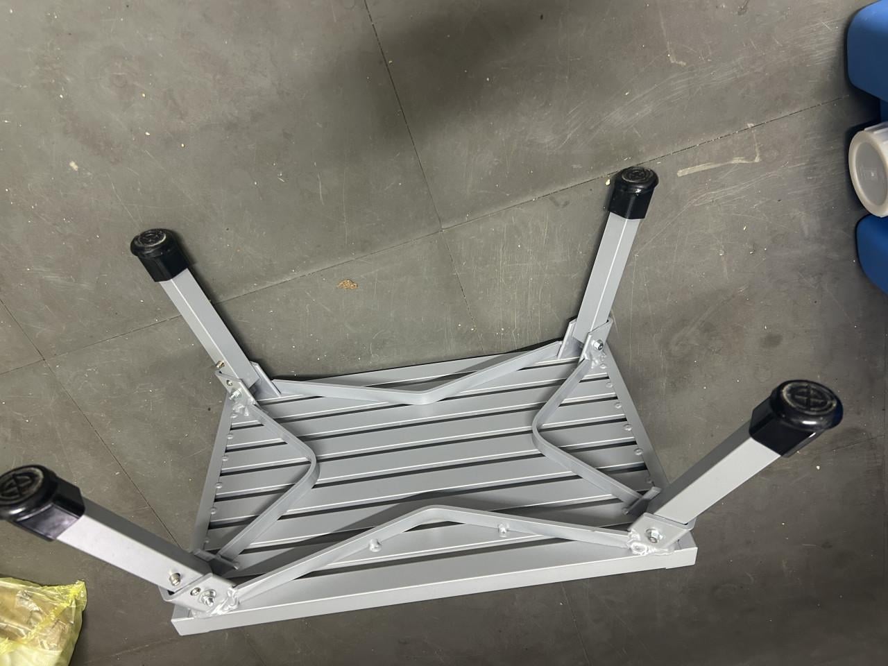 Metalen inklapbaar opstapje voor caravan of camper