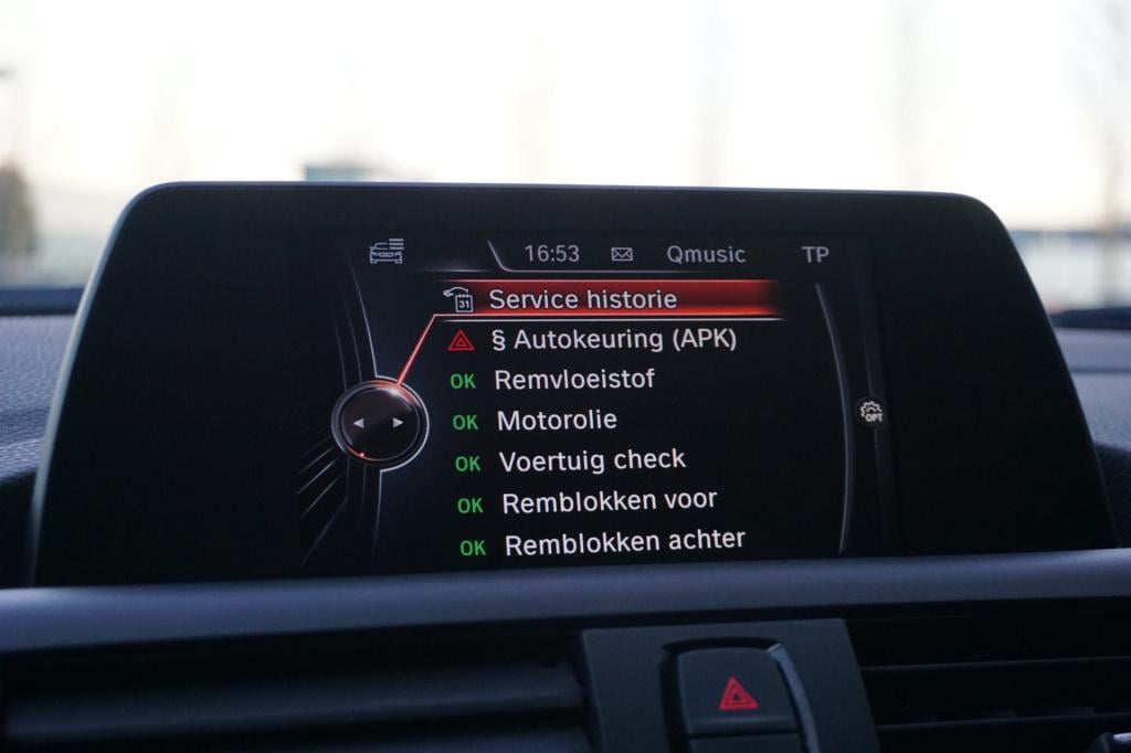 BMW 1 Serie 116i executive climate / navi / cruise / parkeersens. / elektr.