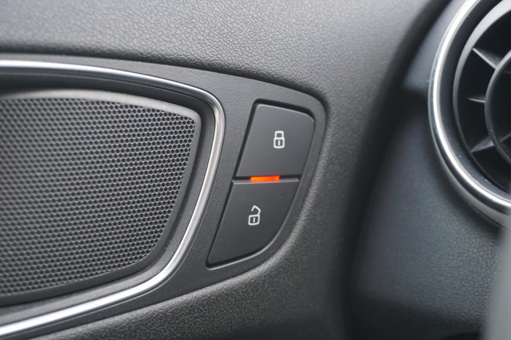 Audi A1 1.4 tfsi attraction airco / navi / parkeers. / elektr. ramen