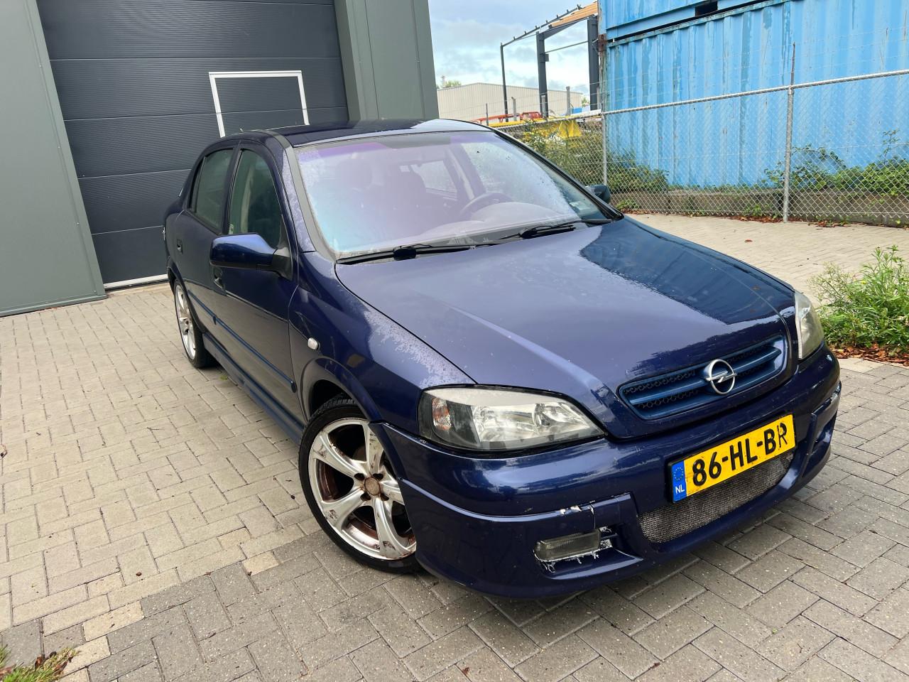 Opel Astra 1.6-16V Pearl sportlook jaar apk
