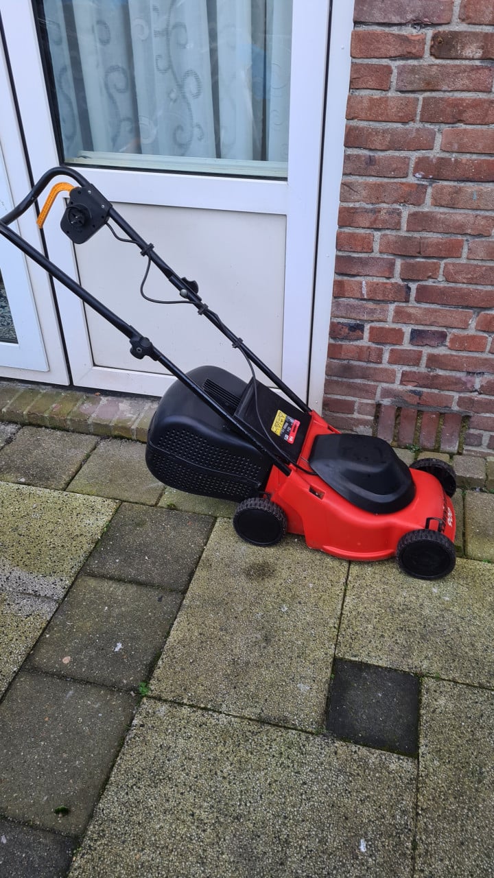 Goed werkend en in goed staat Grasmaaier Lawngreen