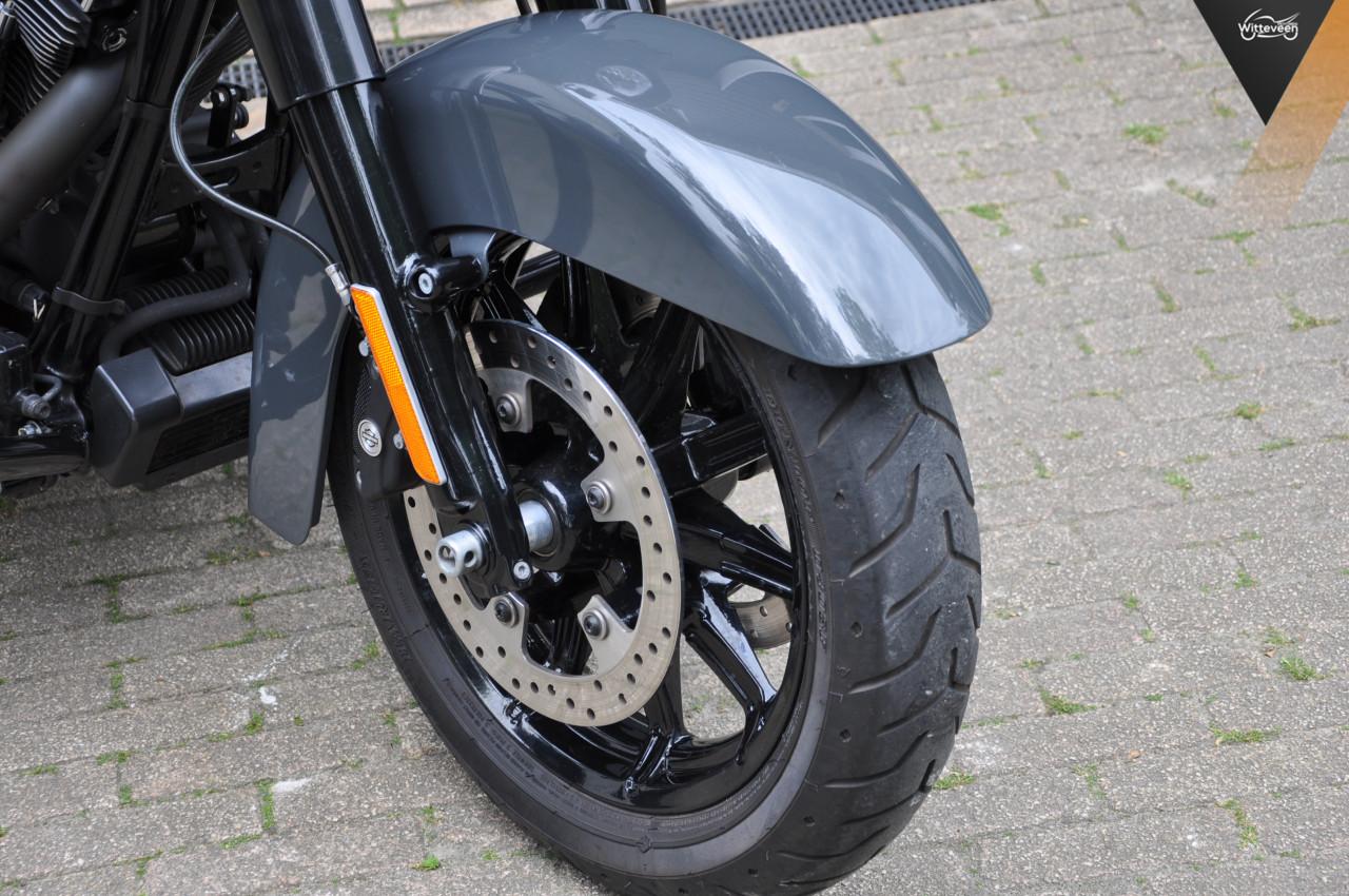 Harley-Davidson Street Glide 103