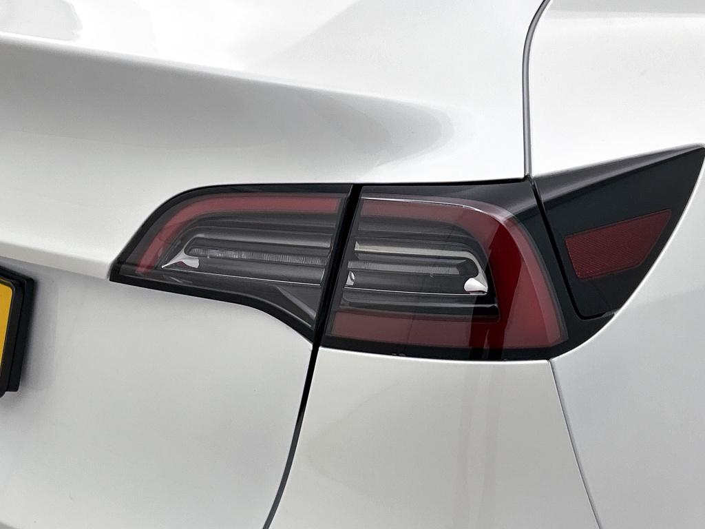 Tesla Model Y performance awd 75 kwh | leder | parkeercamera | schuif-kante