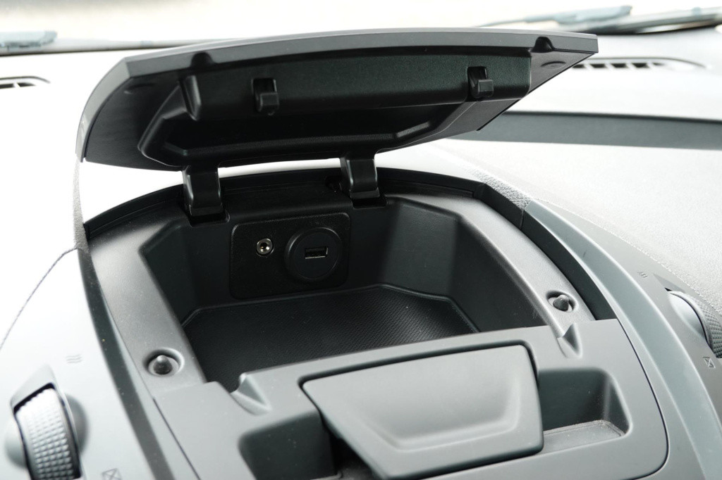 Ford Transit Courier 2022 ford transit courier gesloten bestelwagen trend, 