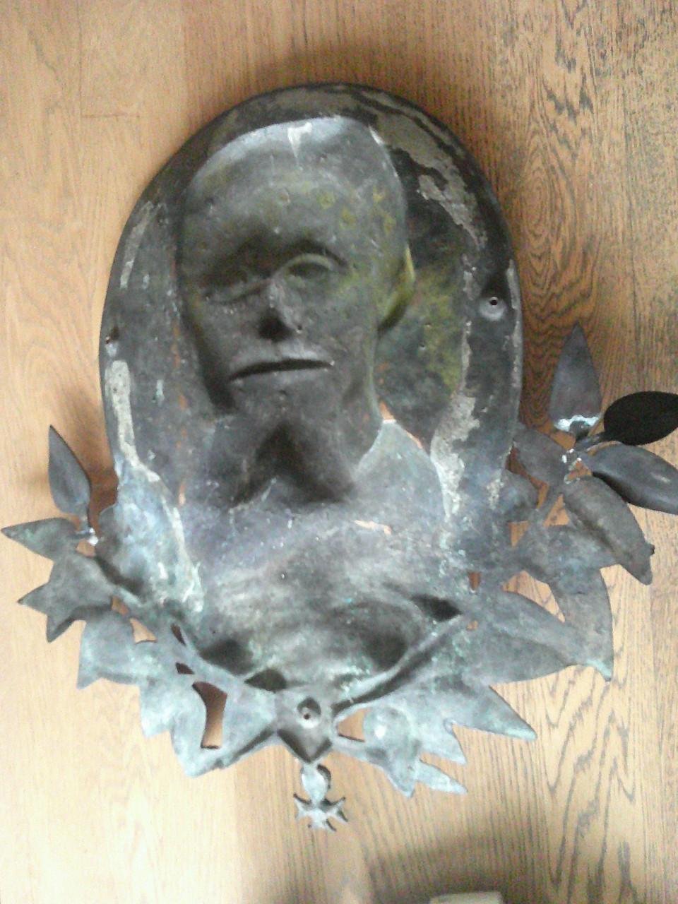 GROTE BRONZEN PLAQUETTE 1906, GESIGNEERD A.MASSELOT