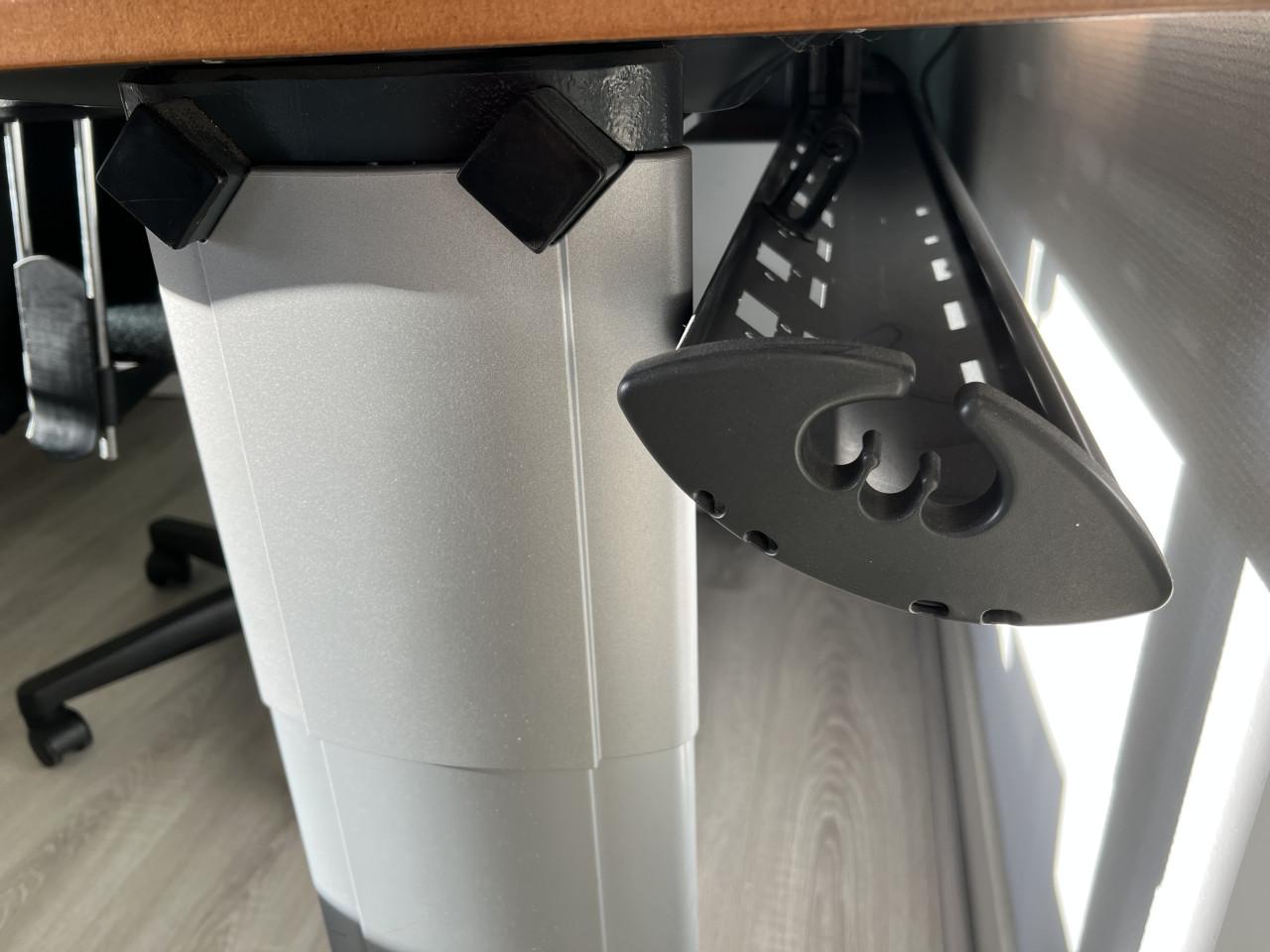 Gispen bureau + Gispen ladeblok + bureaustoel