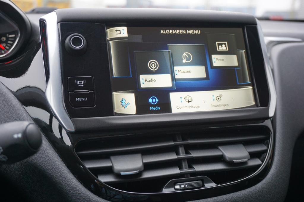 Peugeot 208 1.2 vti allure airco / cruise / elektr. ramen / parkeers. / nap