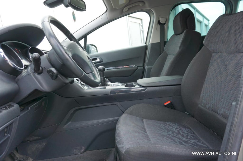Peugeot 3008 1.6 vti st