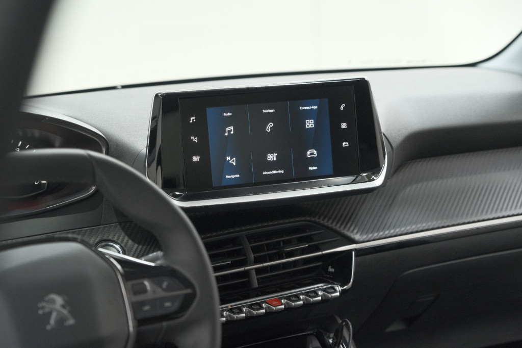 Peugeot 208 puretech 100 allure pack | camera | apple carplay | stoelverwar